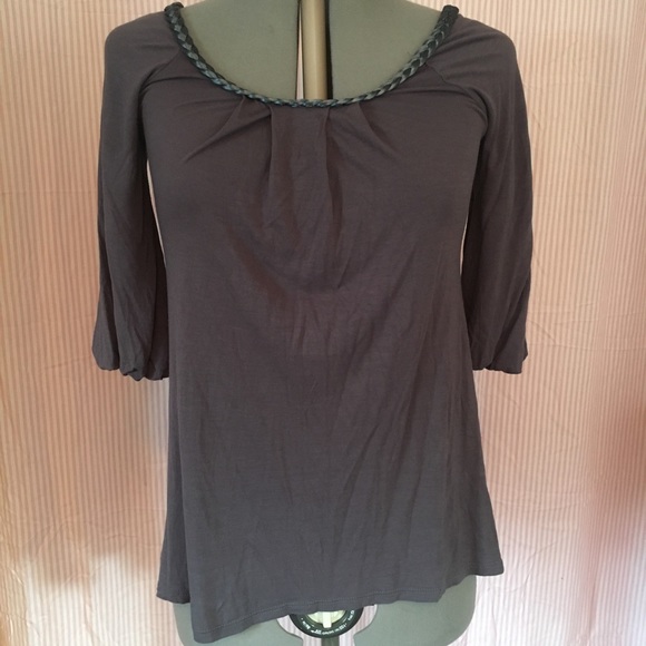 Pretty D’Closet Top with Braid Trim - Picture 3 of 5